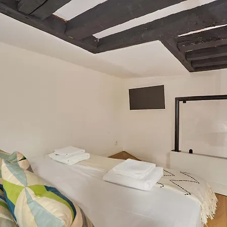 Superb Center Of Le Marais